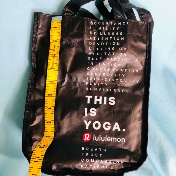LULULEMON RECYCLABLE TOTE/S - Picture 9 of 13